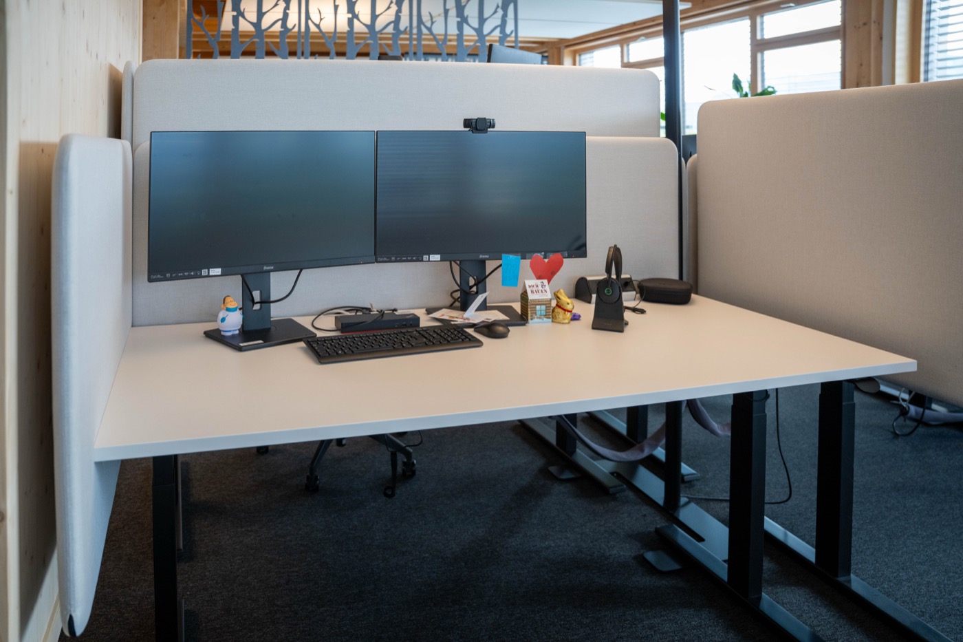 Arbeitsplatz bei praxismachen! – hier entstehen Praxis-Webseiten mit Claude Code